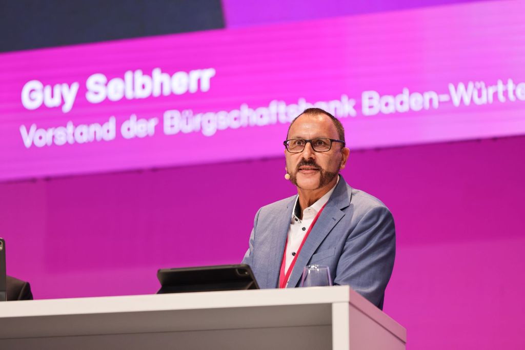 Guy Selbherr beim Impulsgespräch mit Johannes Heinloth.