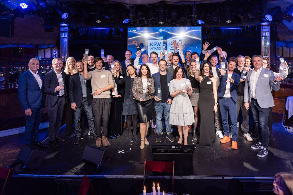 Gruppenbild von der Preisverleihung des KfW Award