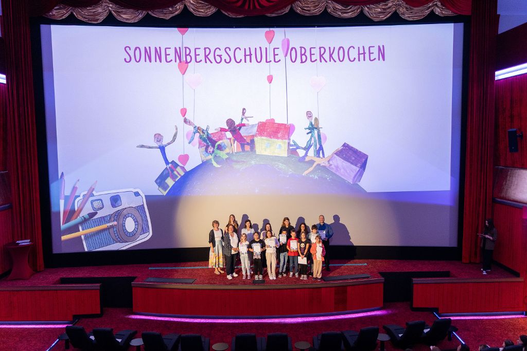2. Platz: Wenn alle die Welt lieben, lieben wir Dich von der Sonnenbergschule aus Oberkochen
